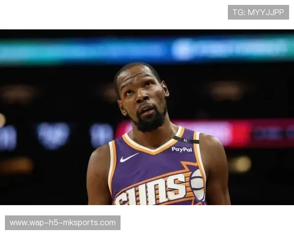 火箭五连胜，杜兰特虽低迷，但队友出色表现补位，杜兰特在火箭打过球吗