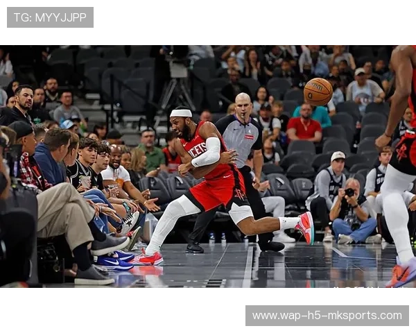 球队新援首次亮相表现抢眼，球队新援首次亮相表现抢眼视频